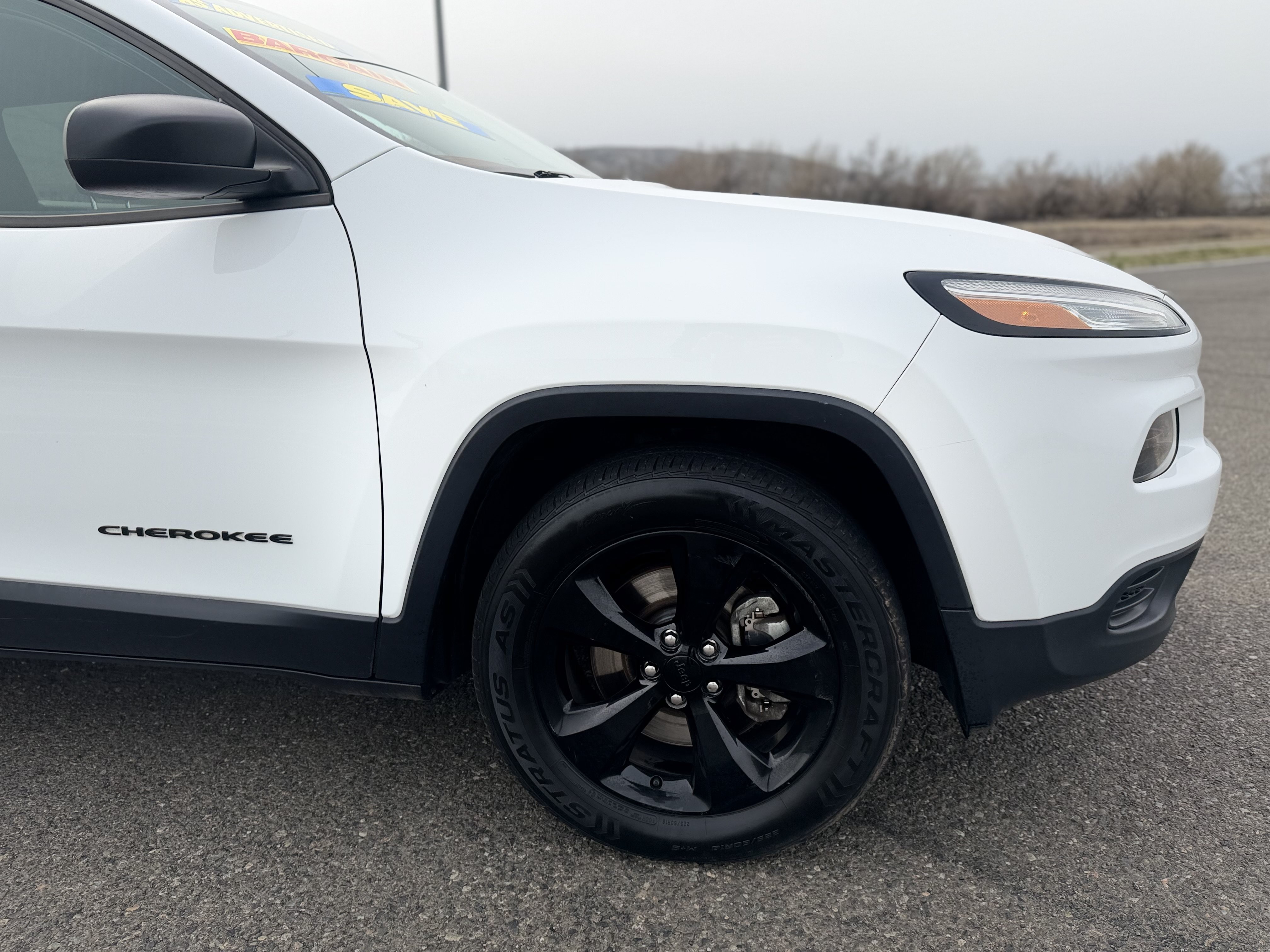 Used 2016 Jeep Cherokee Sport w/ Cold Weather Group AWD/4WD image 7