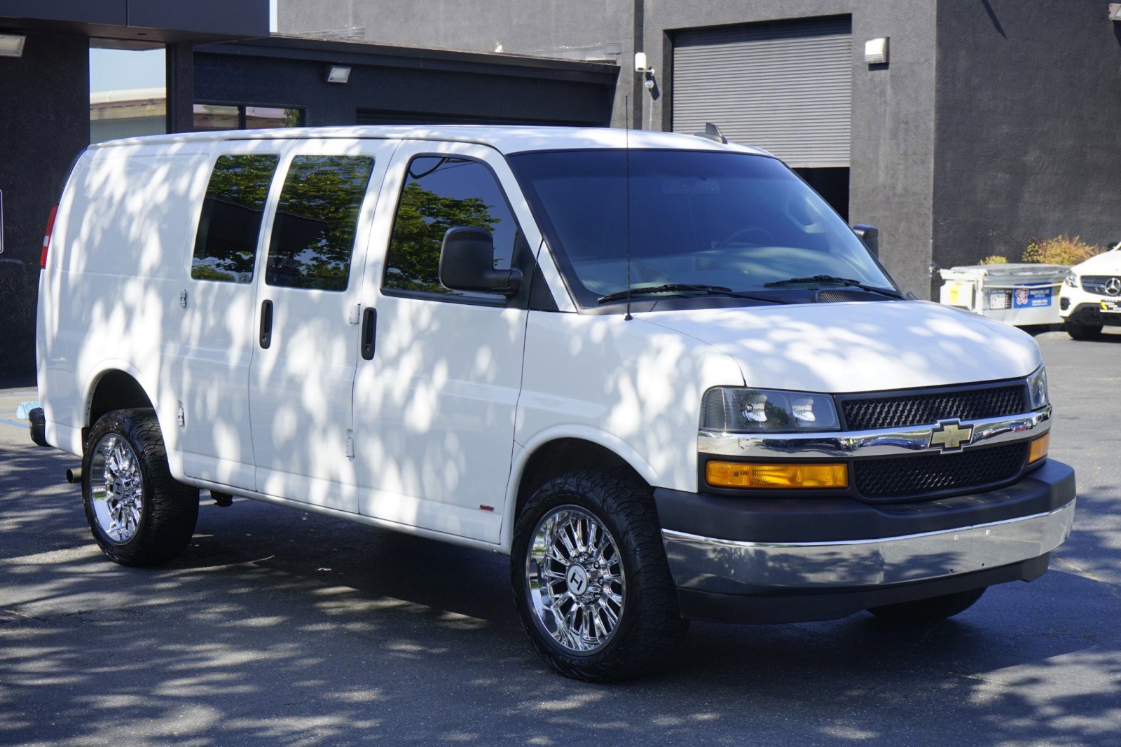 Used 2021 Chevrolet Express 2500 w/ Driver Convenience Package image 7