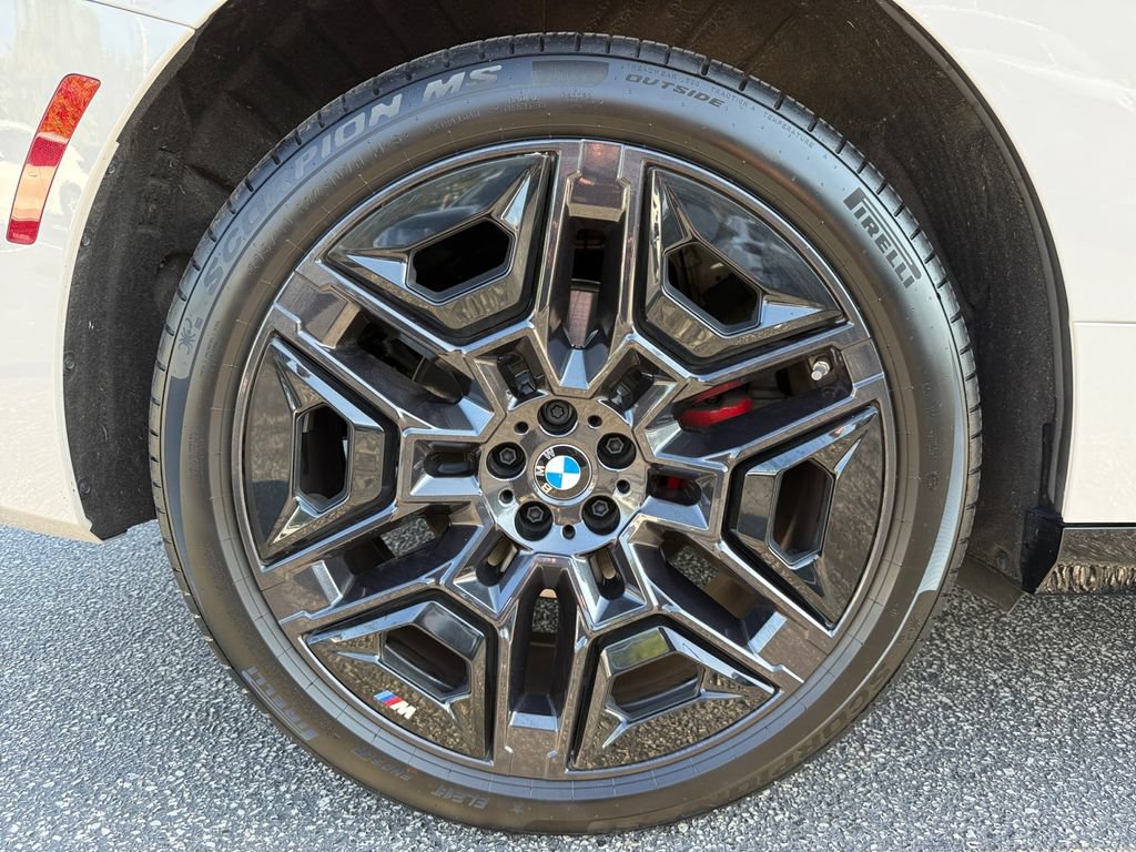 Certified 2026 BMW iX xDrive60 w/ M Sport Package AWD/4WD image 17