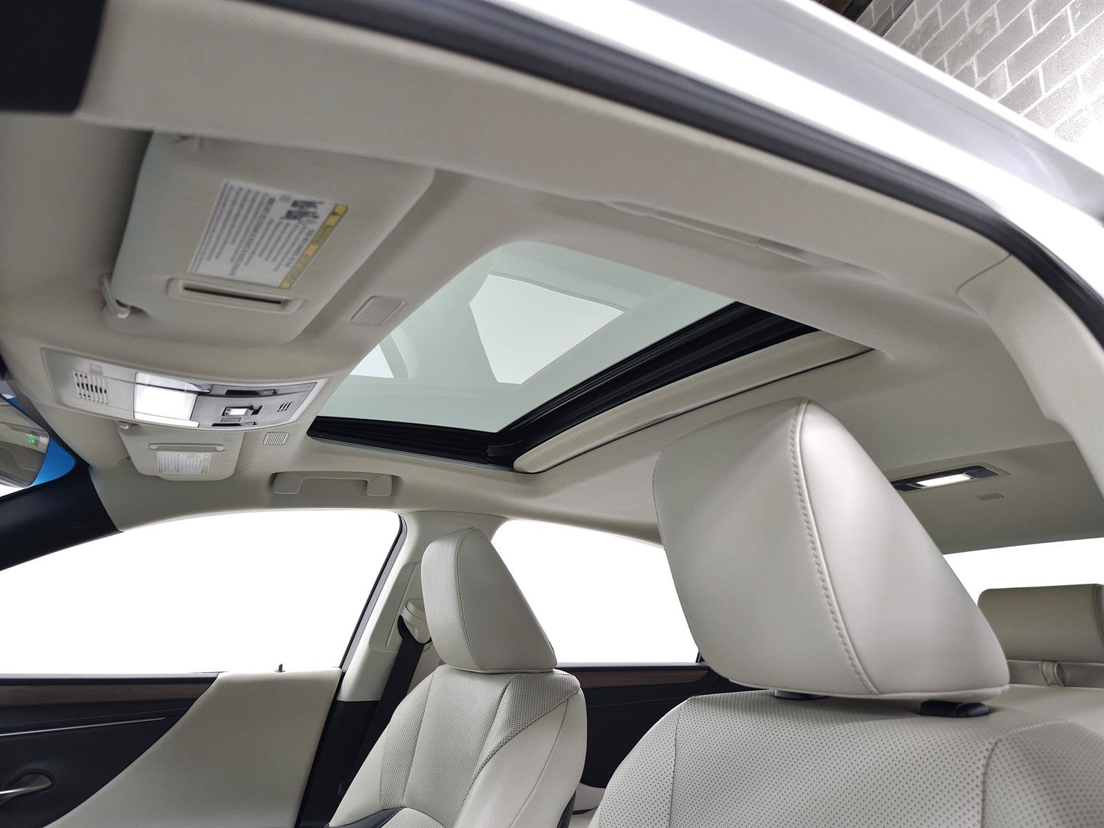Certified 2024 Lexus ES 350 w/ Premium Package FWD image 17