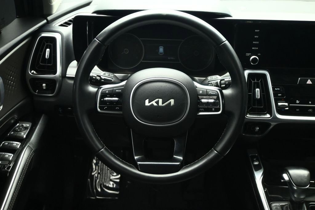 Used 2022 Kia Sorento SX AWD/4WD image 12