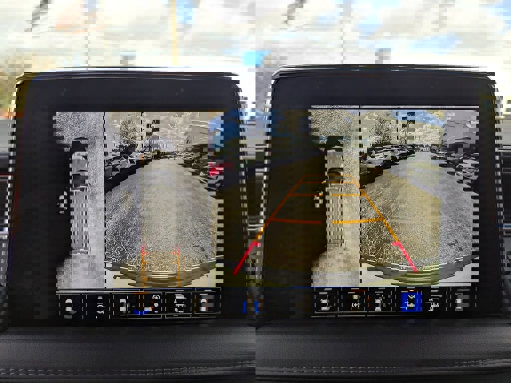 Certified 2023 Chevrolet Tahoe Z71 w/ Luxury Package image 22