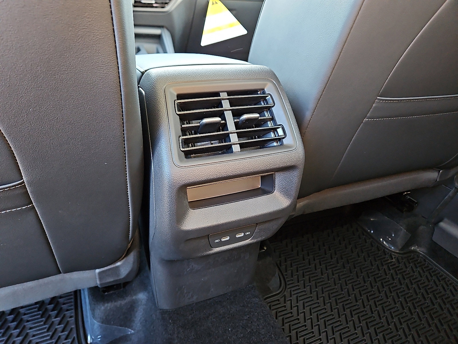 New 2026 Volkswagen Tiguan SE image 10