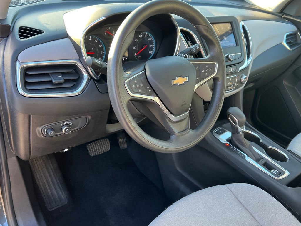 Used 2022 Chevrolet Equinox LS AWD/4WD image 17
