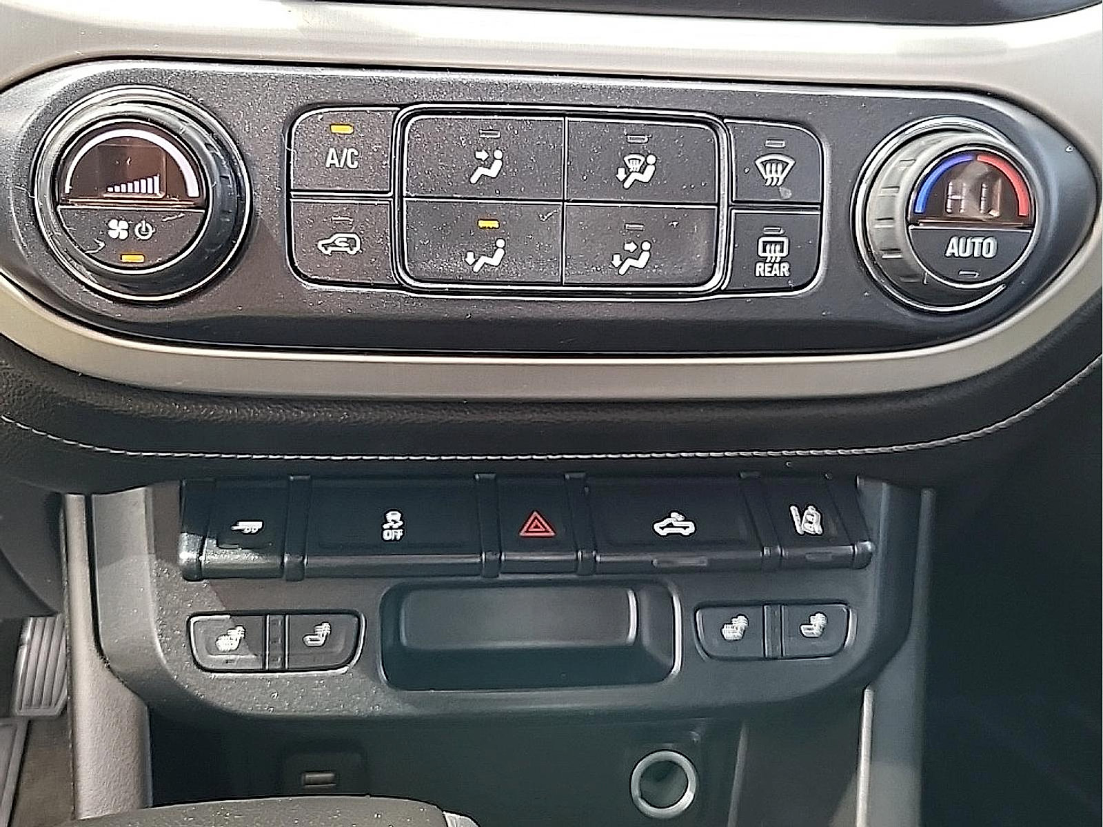 Used 2018 GMC Canyon SLT w/ Driver Alert Package AWD/4WD image 26