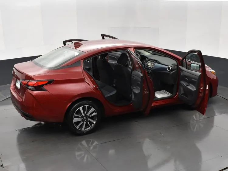 Used 2025 Nissan Versa SV FWD image 6