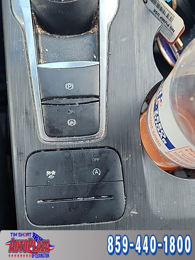 Used 2020 Ford Escape SE image 24