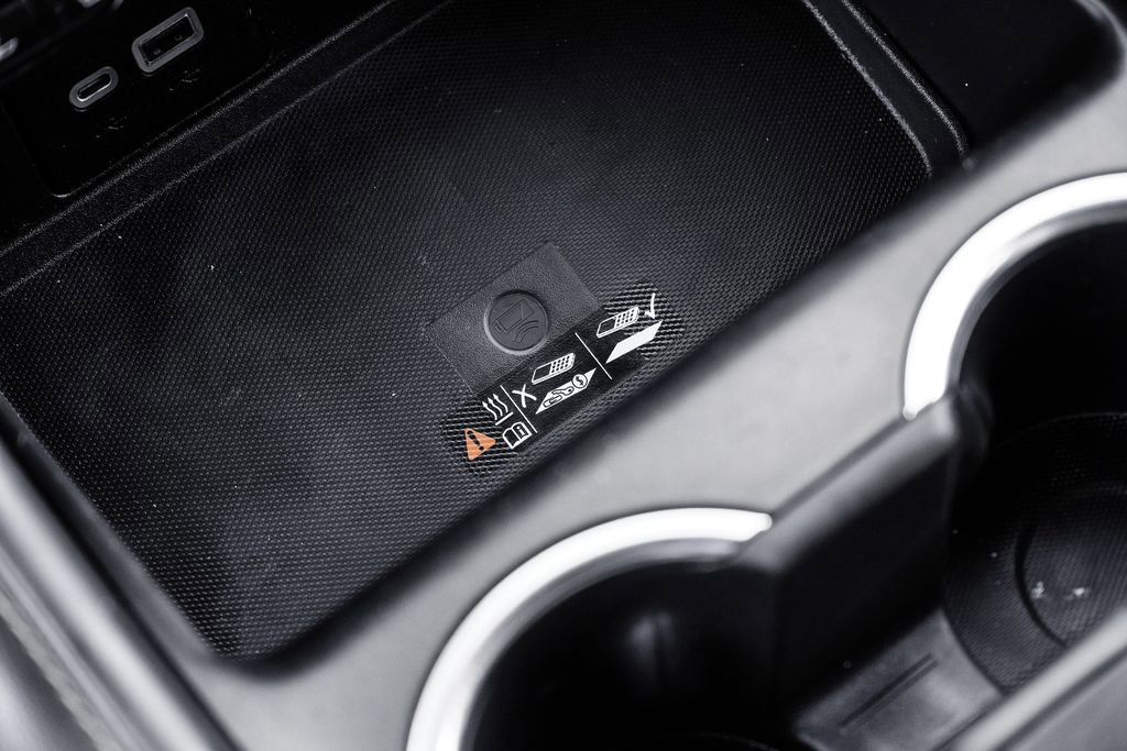 Used 2022 Chevrolet Suburban Premier image 27