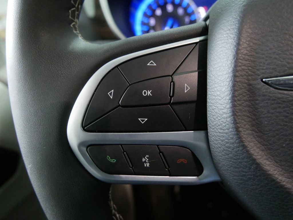 Used 2024 Chrysler Pacifica Limited image 21