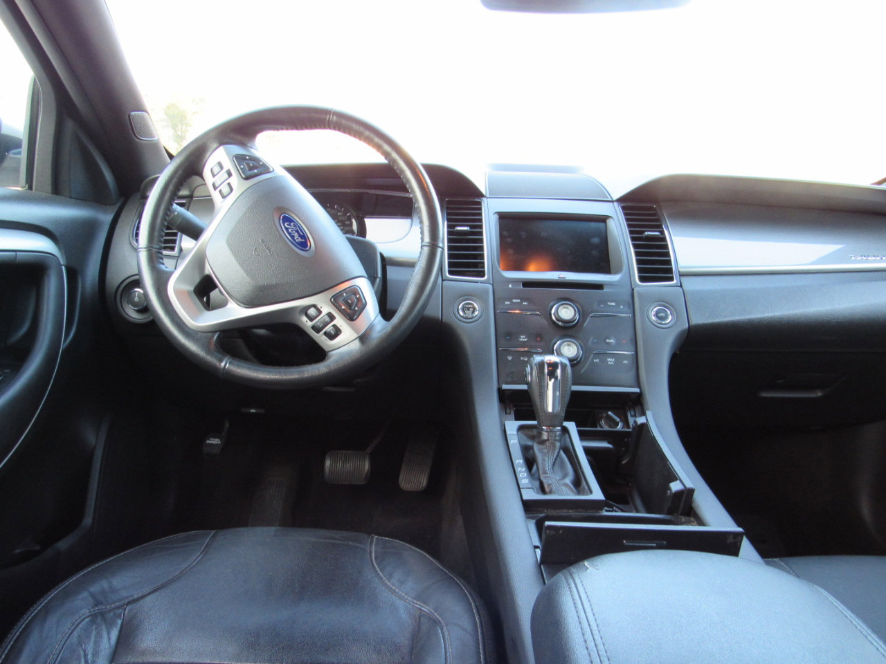 Used 2015 Ford Taurus SEL w/ Equipment Group 201A image 6