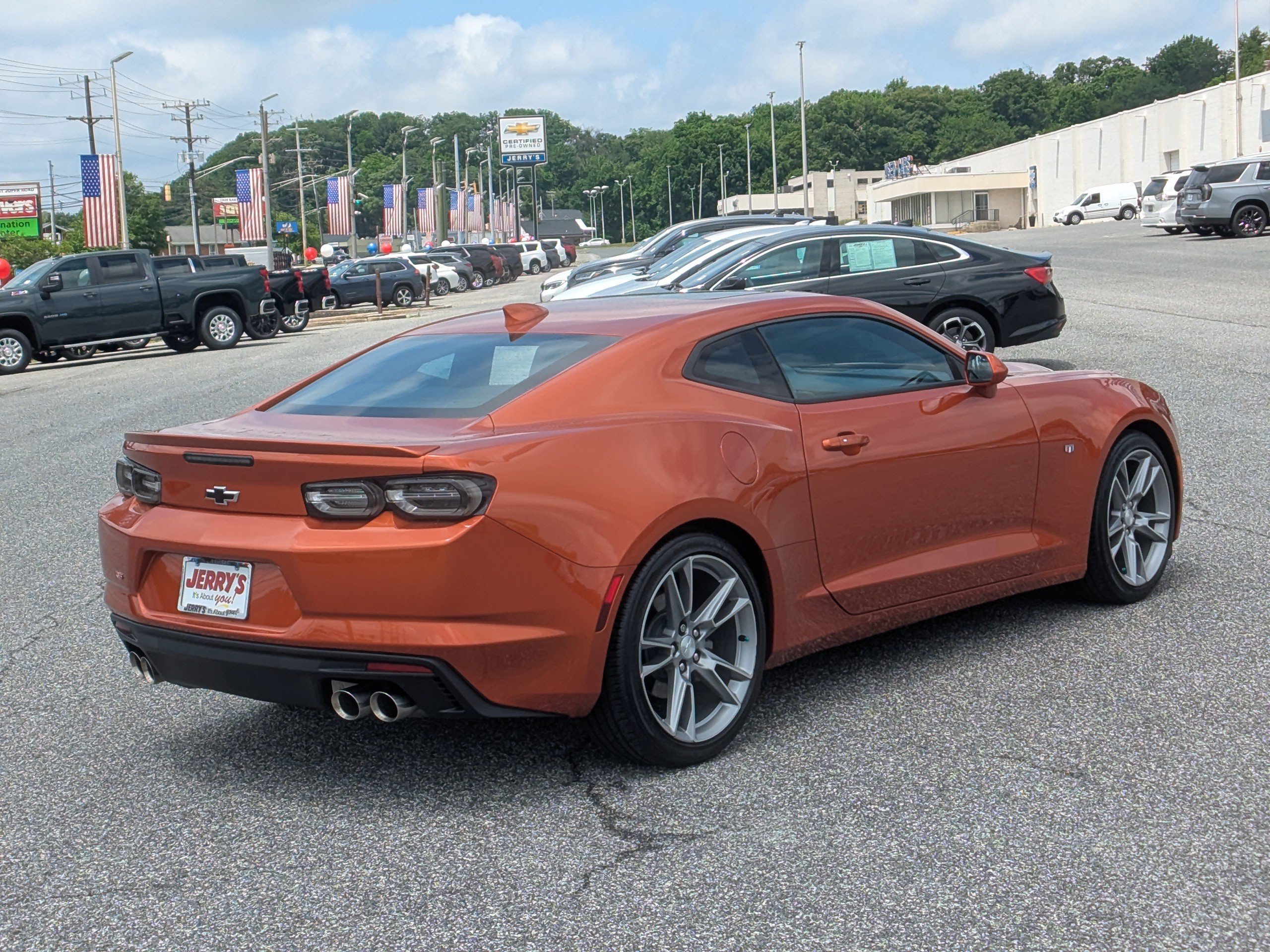 Used 2022 Chevrolet Camaro LT w/ RS Package RWD image 9
