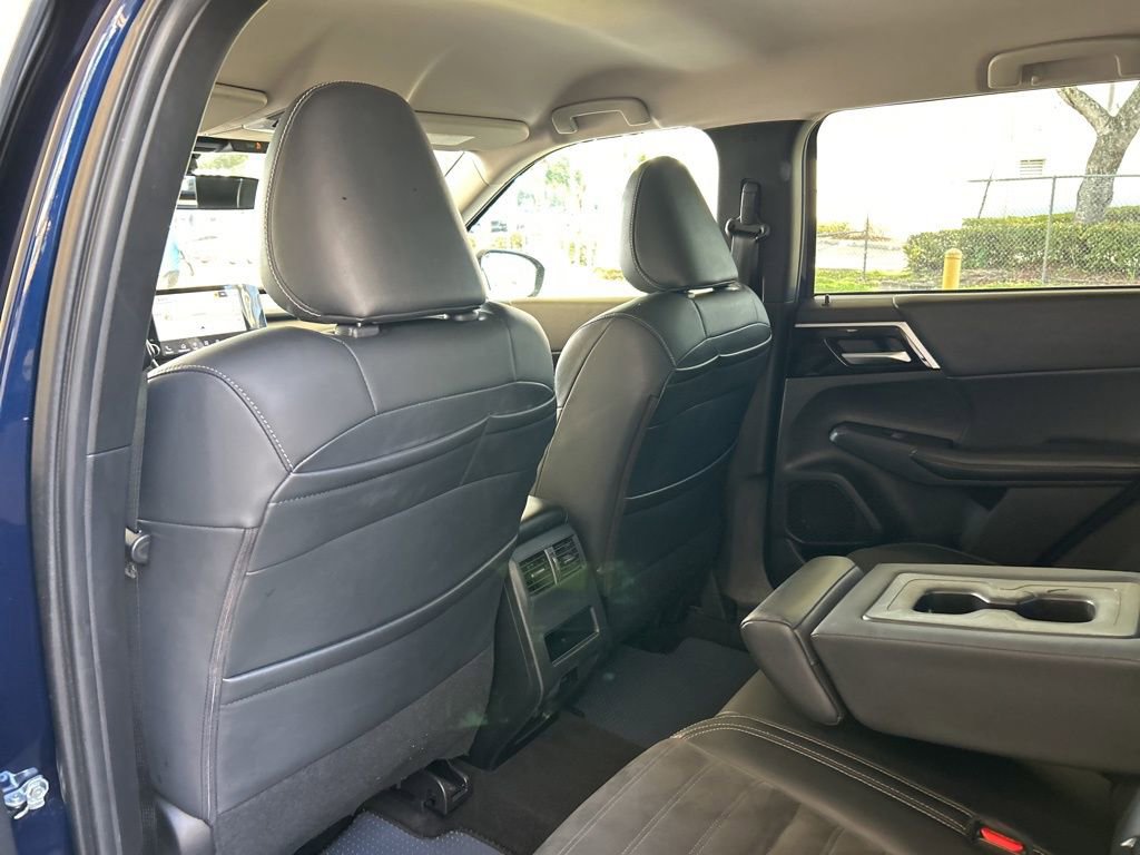 Used 2024 Mitsubishi Outlander SE AWD/4WD image 37
