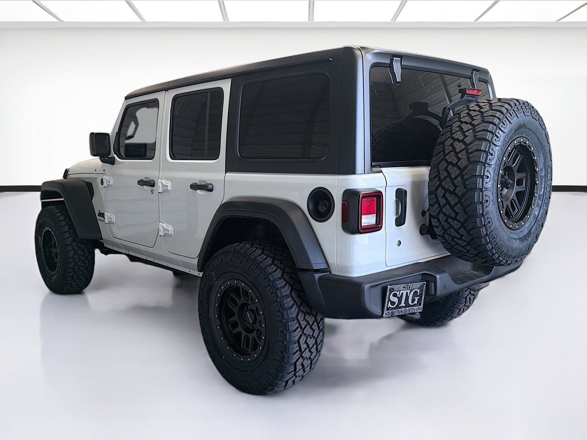 Used 2023 Jeep Wrangler Sport image 6