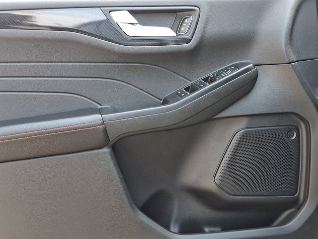 Used 2025 Ford Escape ST-Line FWD image 13