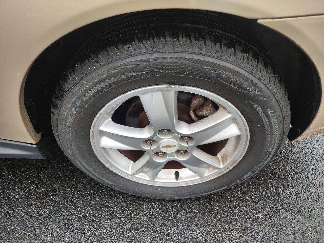 Used 2005 Chevrolet Malibu LS FWD image 30