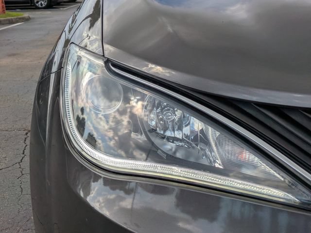 Used 2018 Chrysler Pacifica Limited w/ Advanced Safetytec Group FWD image 6