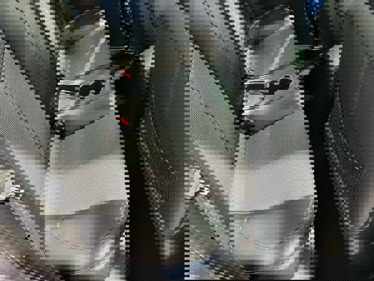 Used 2016 Hyundai Veloster w/ Option Group 02 image 31