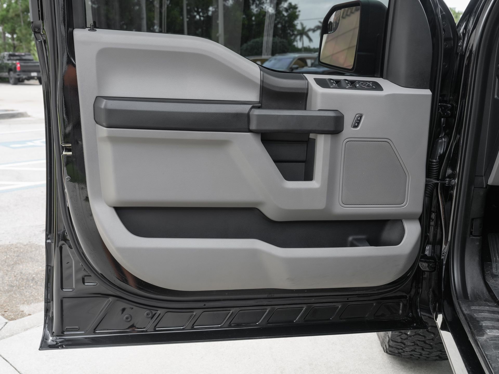 Used 2018 Ford F150 XL w/ Equipment Group 101A Mid RWD image 31