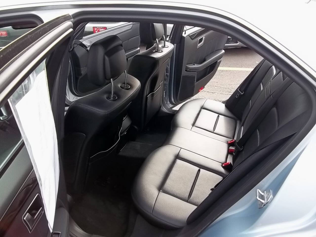 Used 2013 Mercedes-Benz E 350 4MATIC Sedan image 9