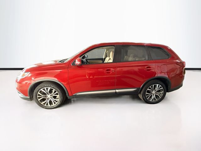 Used 2017 Mitsubishi Outlander SE image 9