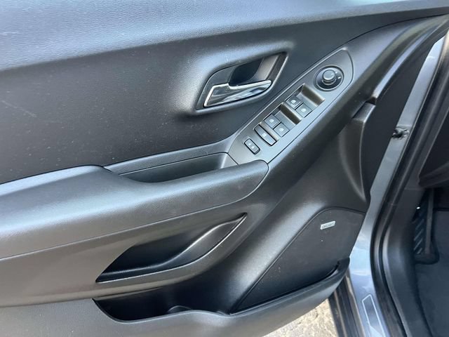Used 2015 Chevrolet Trax LTZ w/ LPO, Cargo Package FWD image 15