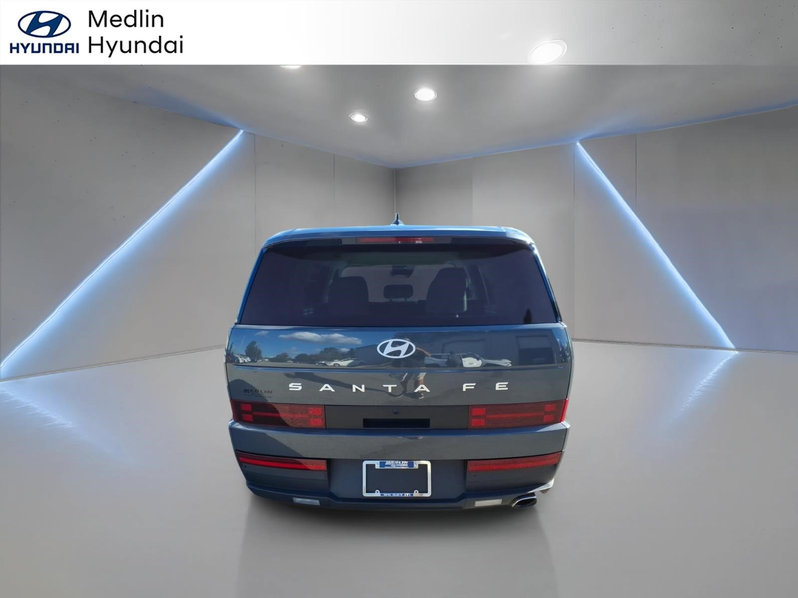 Used 2025 Hyundai Santa Fe SE FWD image 4