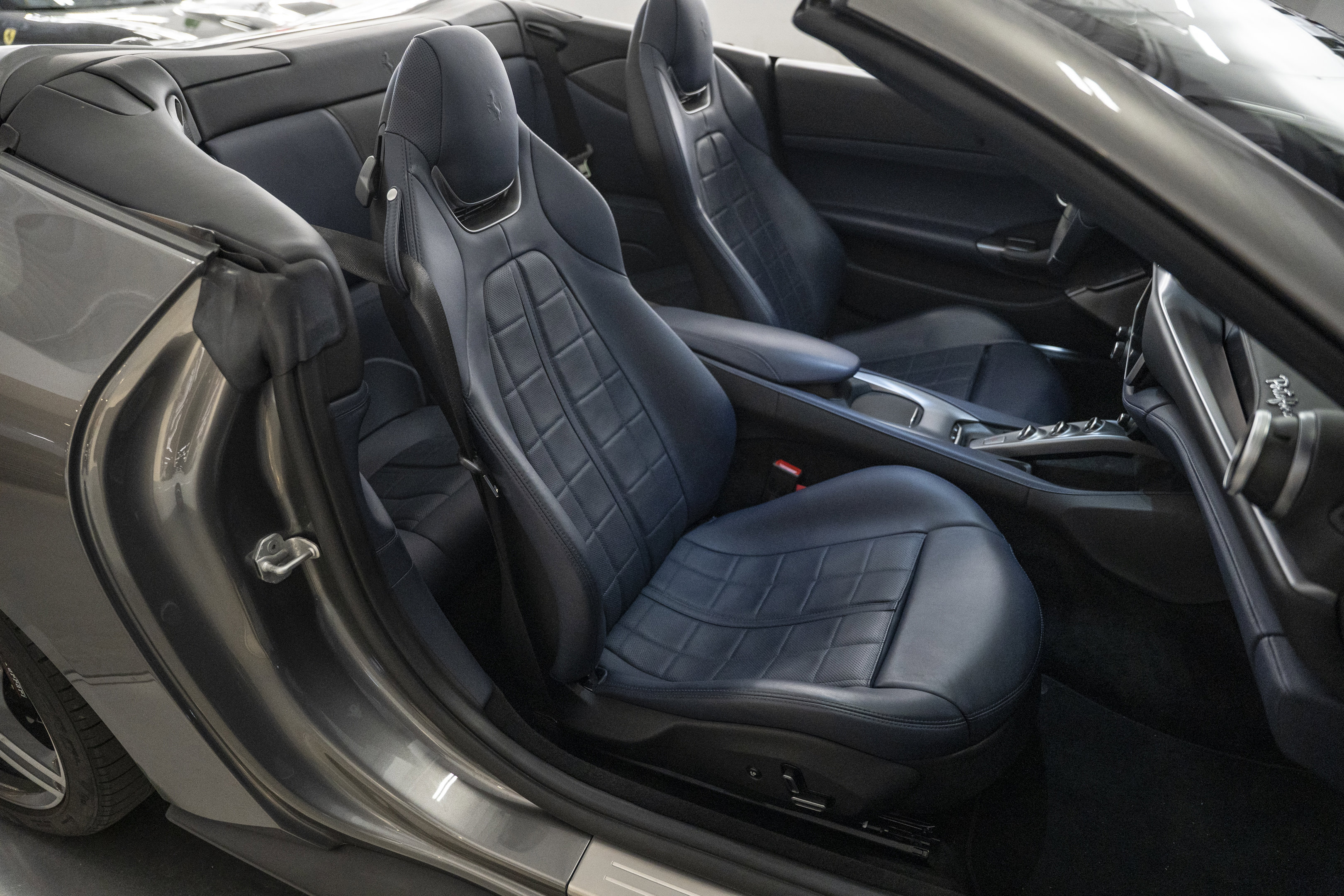 Used 2022 Ferrari Portofino M image 31