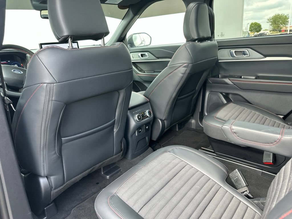 Used 2026 Ford Explorer ST-Line w/ ST-Line Street Pack AWD/4WD image 19
