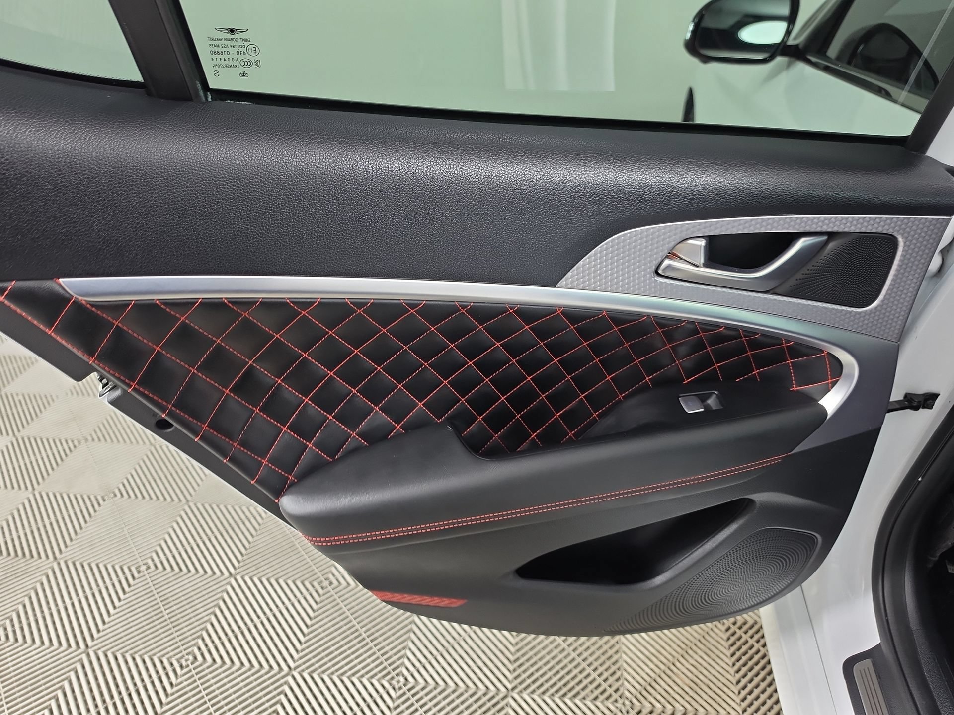 Used 2022 Genesis G70 3.3T RWD image 38