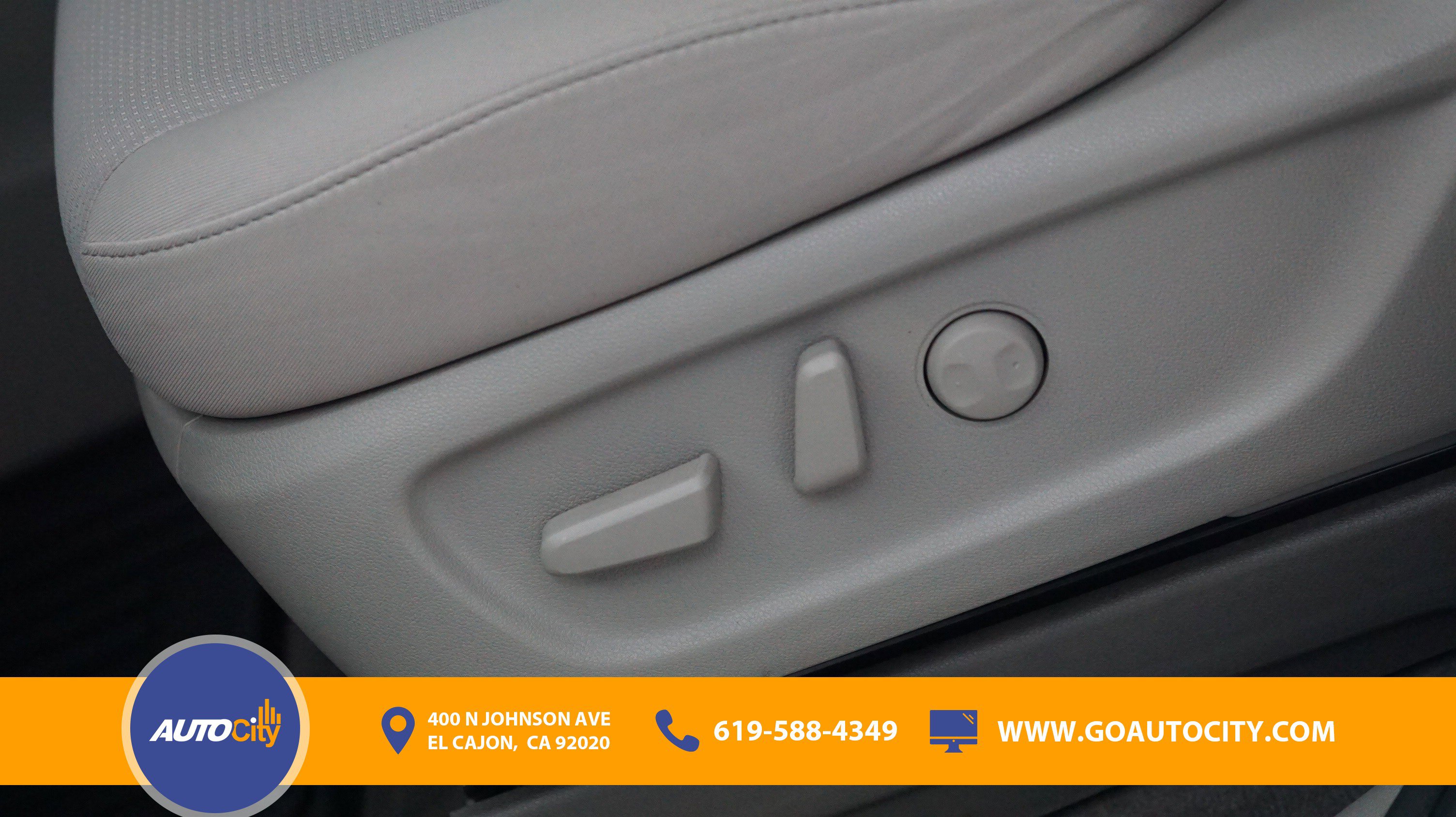 Used 2019 Kia Sedona LX FWD image 17