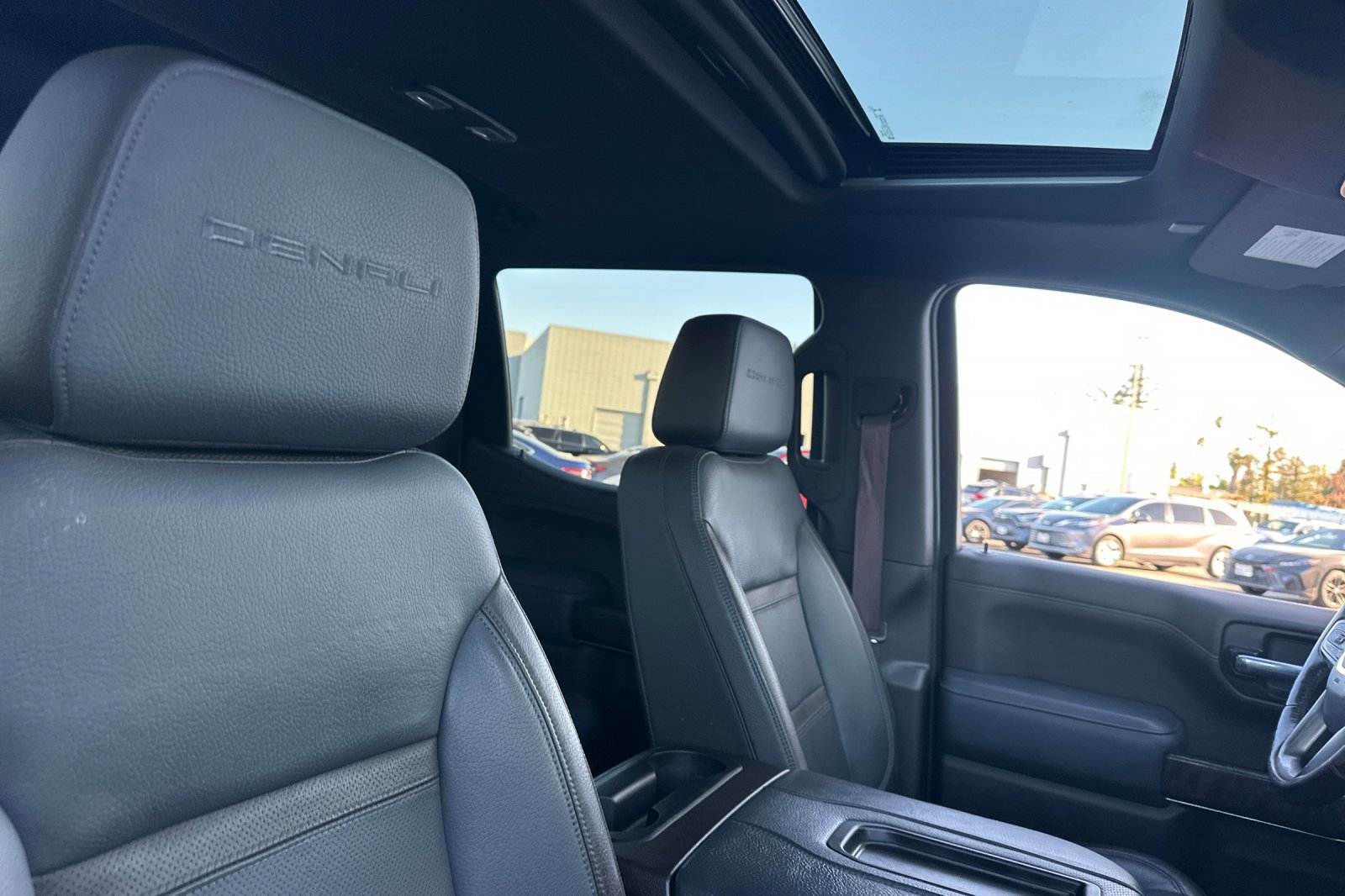 Used 2022 GMC Sierra 1500 Denali w/ Denali Reserve Package AWD/4WD image 16