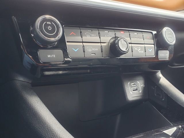 Used 2025 Jeep Compass Limited AWD/4WD image 20