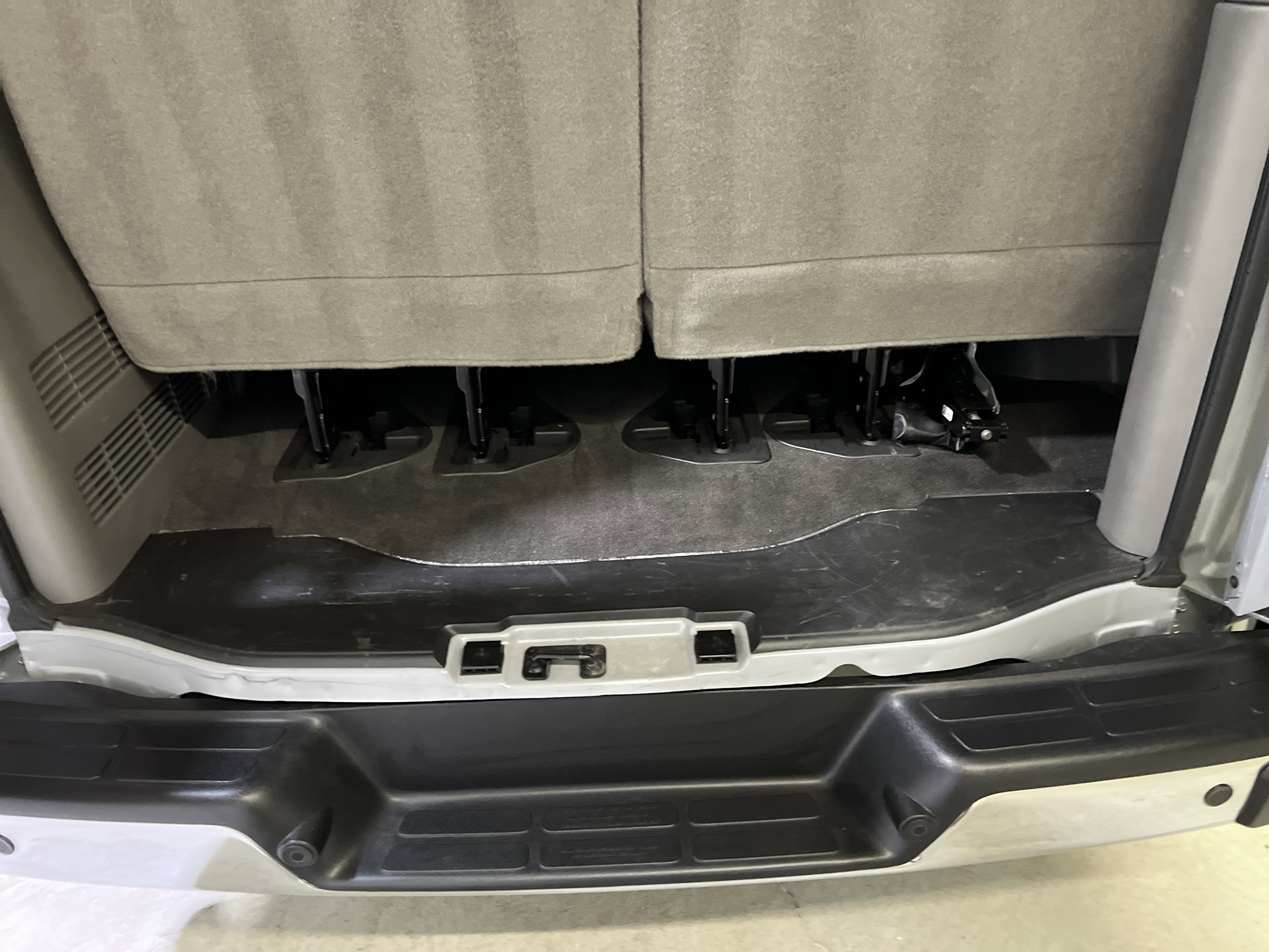 Certified 2025 Chevrolet Express 3500 LT w/ LT Preferred Equipment Group image 14