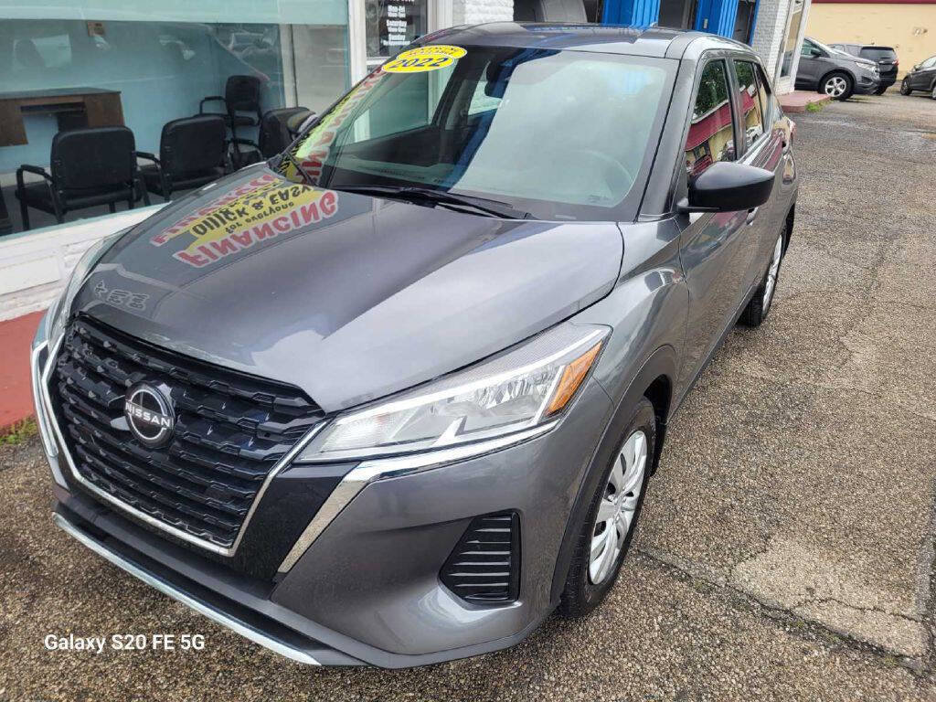 Used 2022 Nissan Kicks S image 1