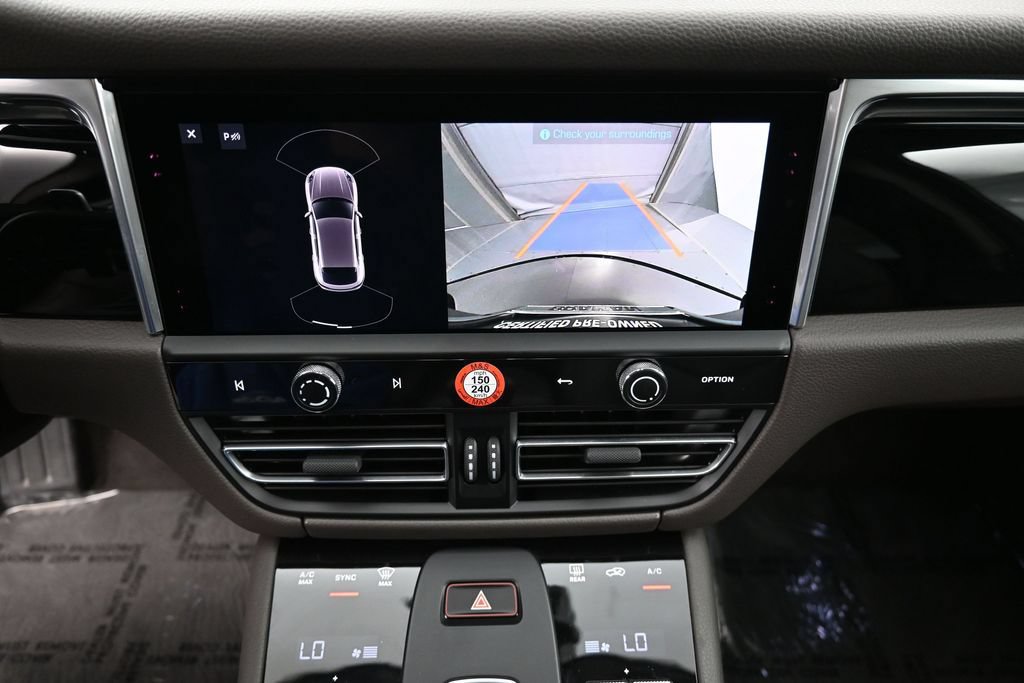 Certified 2025 Porsche Macan AWD/4WD image 21