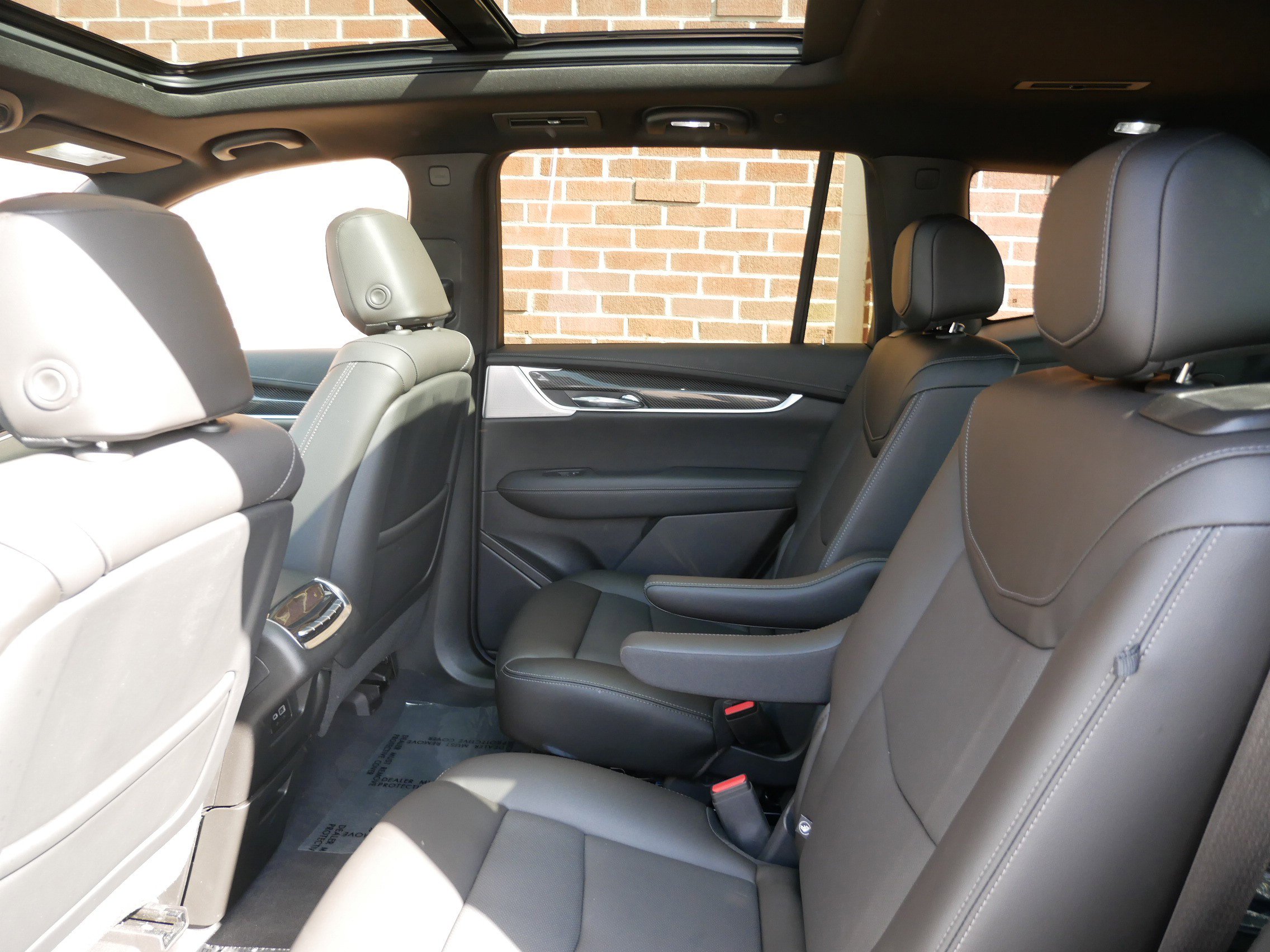 Certified 2023 Cadillac XT6 Sport w/ Technology Package image 7