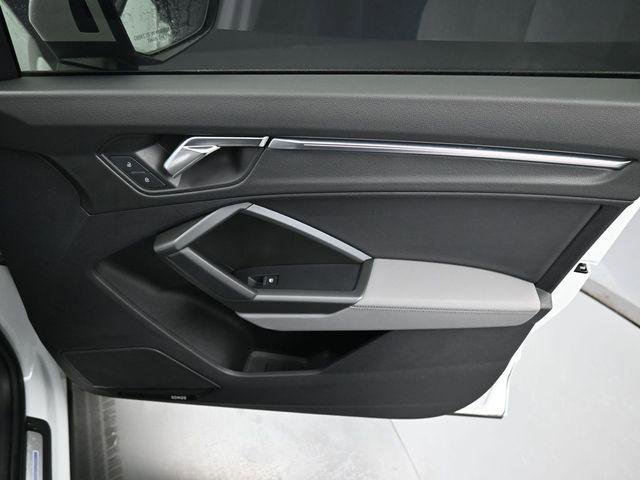 Used 2022 Audi Q3 2.0T Premium Plus w/ Premium Plus Package image 38