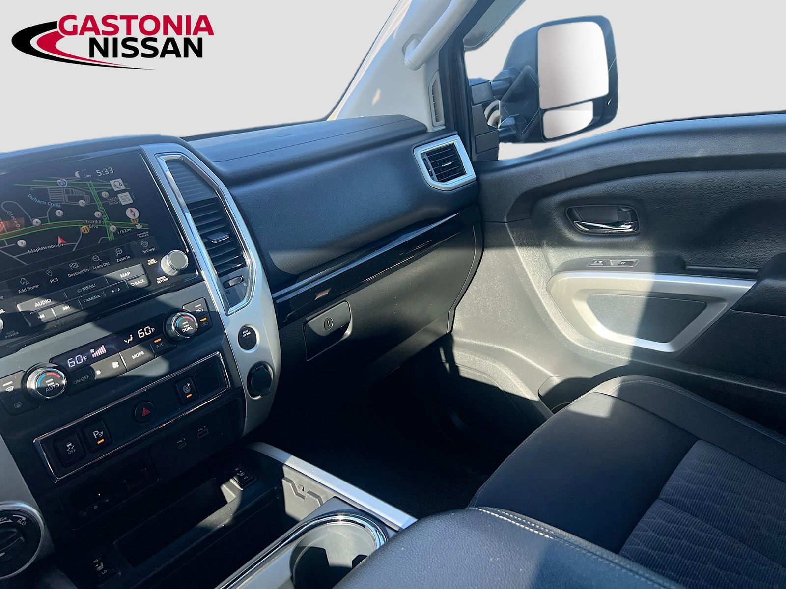 Used 2021 Nissan Titan SV w/ SV Convenience Package image 32