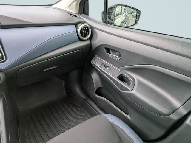 Used 2023 Nissan Versa SV FWD image 15