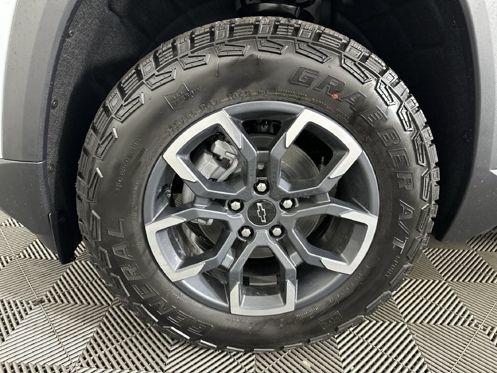 New 2027 Chevrolet Equinox ACTIV w/ Safety and Technology Package AWD/4WD image 34