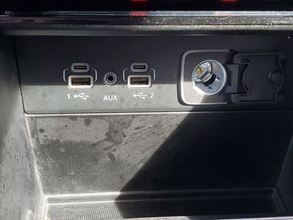 Used 2023 Jeep Grand Cherokee Laredo image 19