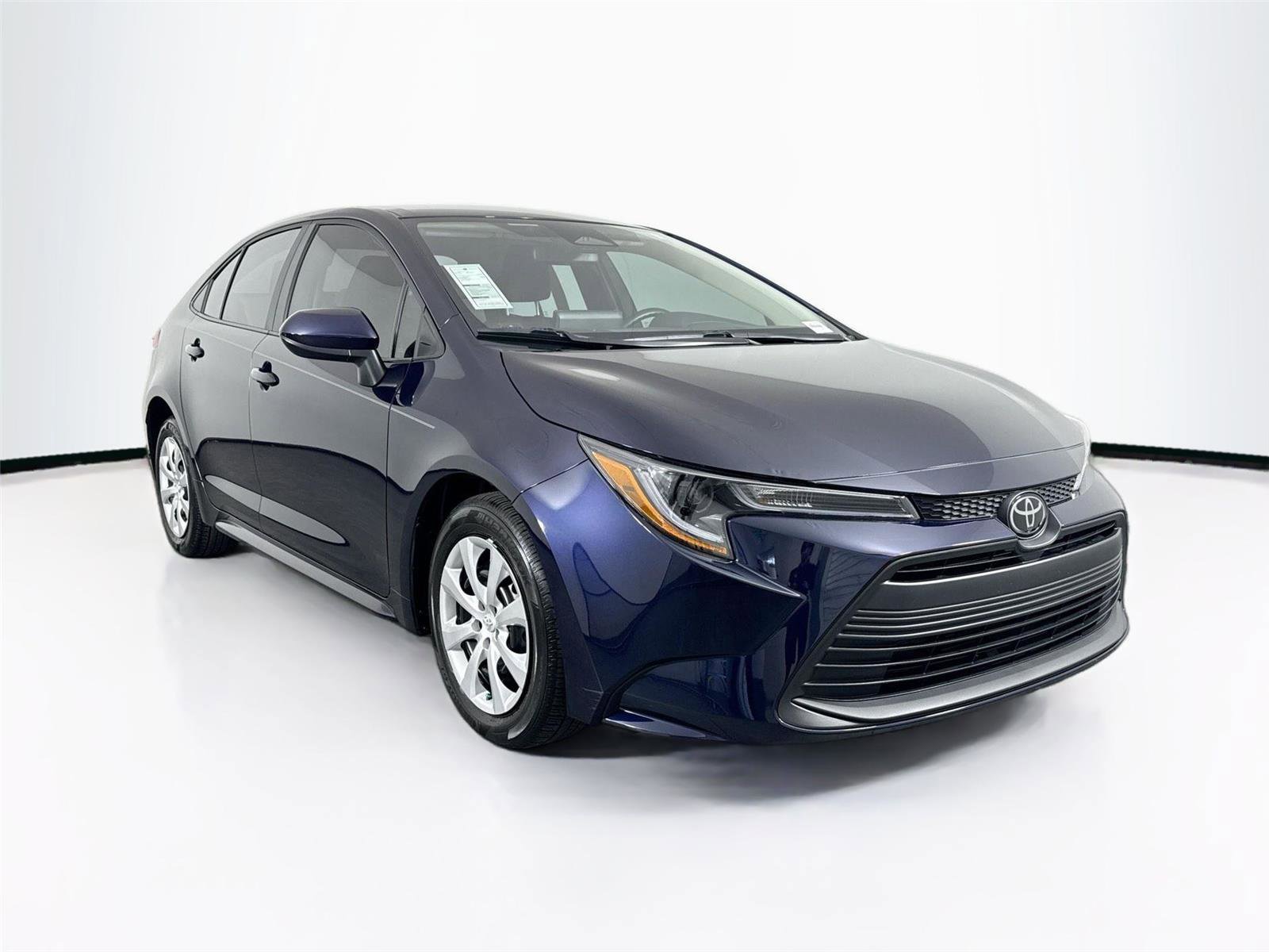 Used 2025 Toyota Corolla LE image 4
