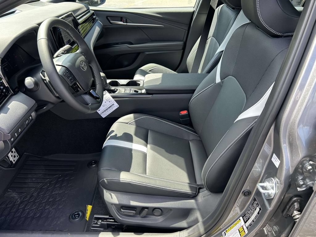 Used 2026 Toyota Camry SE FWD image 14