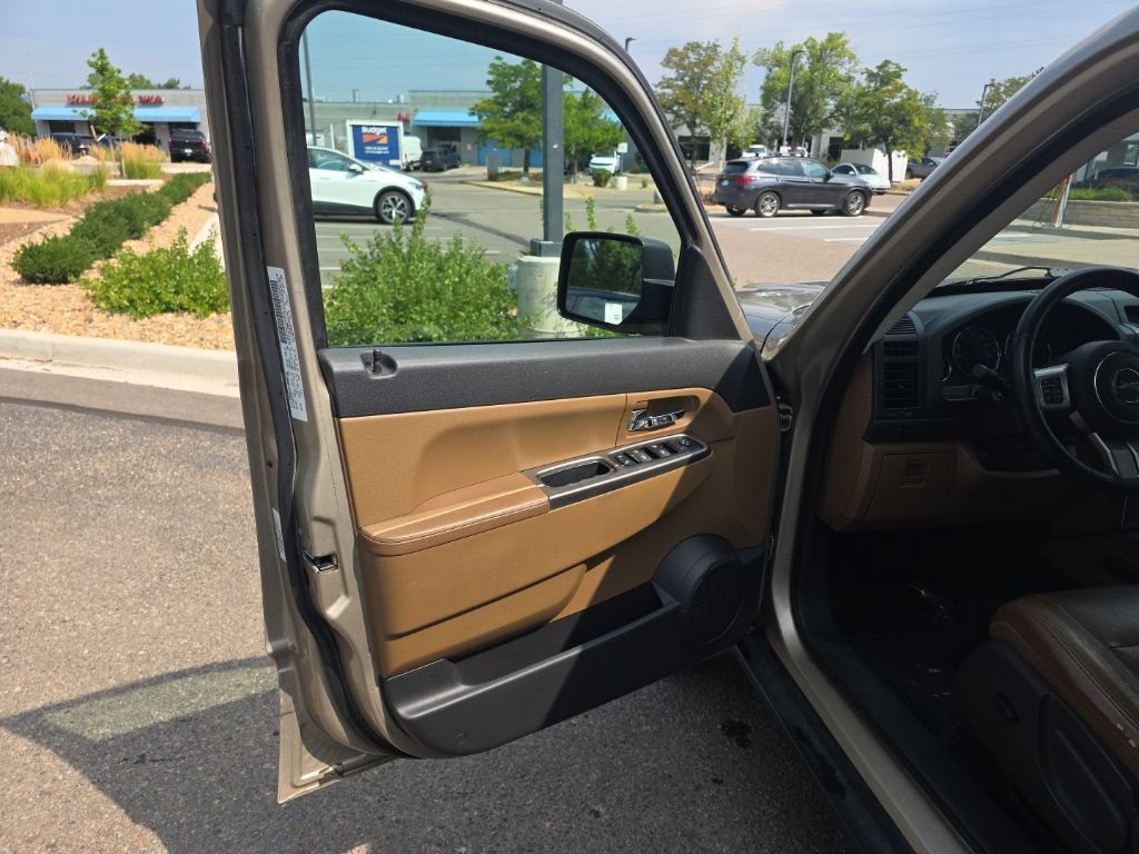 Used 2011 Jeep Liberty Limited w/ Comfort/Convenience Group AWD/4WD image 8