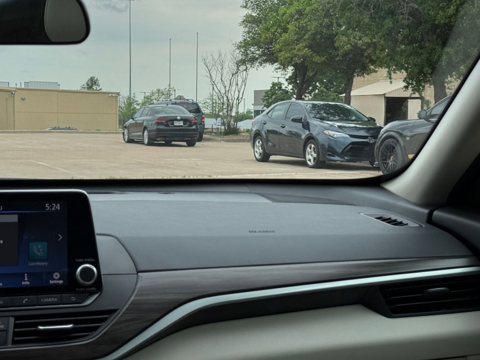 Used 2025 Nissan Altima 2.5 SV FWD image 35