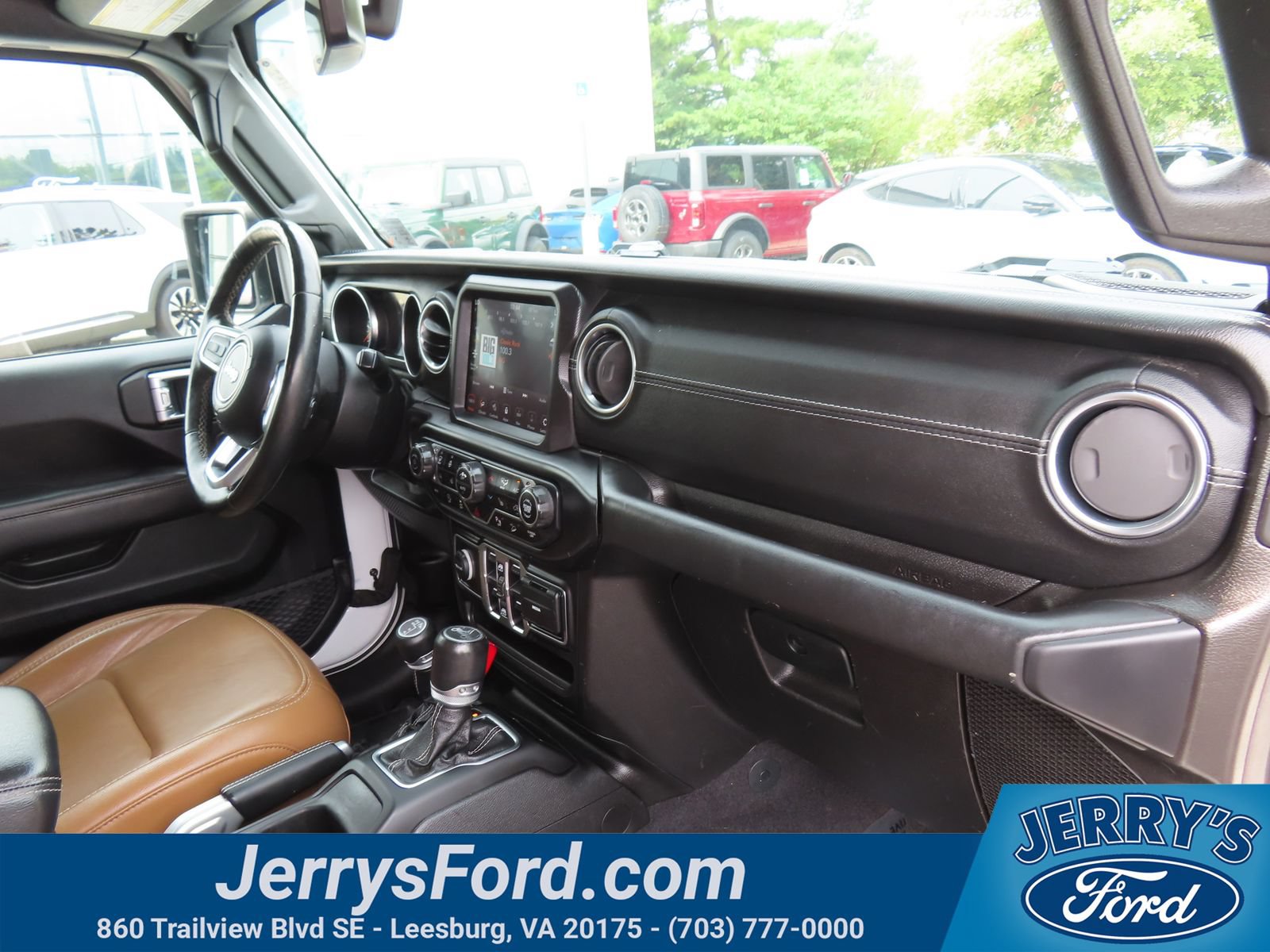 Used 2020 Jeep Wrangler Unlimited Sahara AWD/4WD image 17