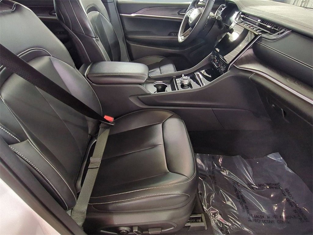 Used 2024 Jeep Grand Cherokee L Limited image 31