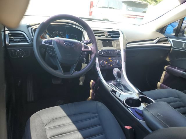 Used 2015 Ford Fusion SE FWD image 8