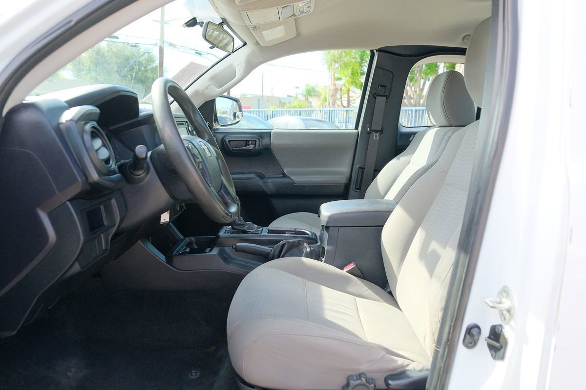 Used 2017 Toyota Tacoma SR RWD image 13