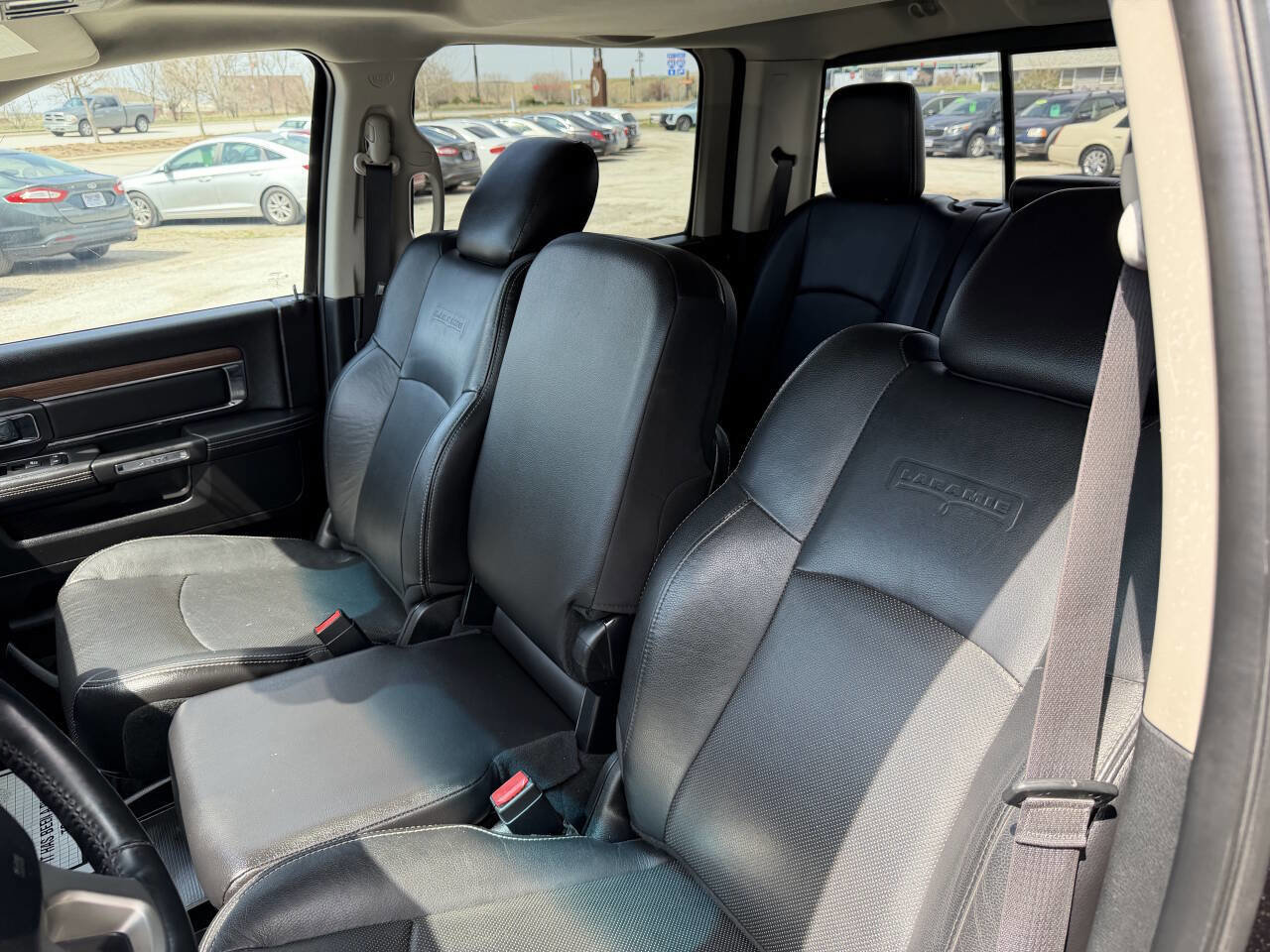 Used 2016 RAM 1500 Laramie w/ Convenience Group AWD/4WD image 11